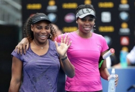 Serena e Venus Williams nella foto