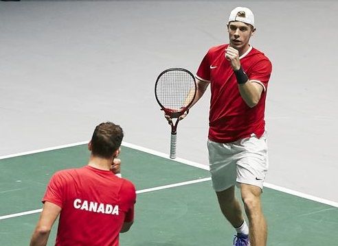 Denis Shapovalov e Vasek Pospisil nella foto
