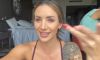 La ragazza di Tomic si lamenta dell’isolamento per motivi bizzarri e genera polemiche (Video)