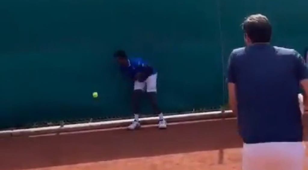 Video del Giorno: Roger Federer fa cambiare sesso a Gael Monfils (comico)