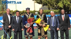 I giocatori hanno dovuto indossare il costume regionale, come un mese fa accaduto con le ragazze nel torneo femminile.