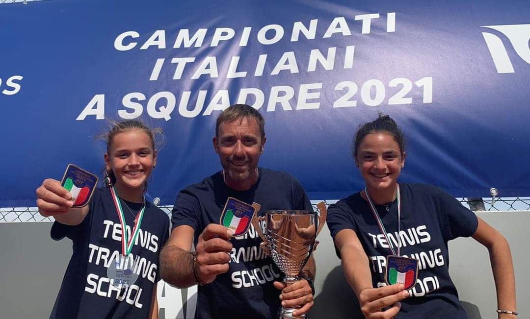Ginevra Batti e Jasmine De Magistris vincono lo scudetto a squadre sconfiggendo in finale il play Pisana di Roma