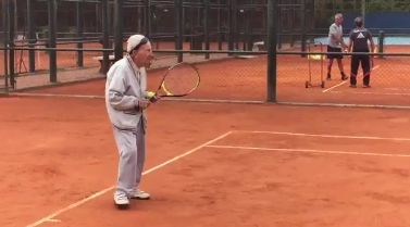 Artyn Elmayan 100 anni e l'amore per il tennis (Video)