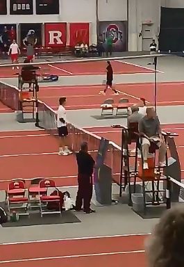 Video del Giorno: Il tennista "perde la testa" dopo la sconfitta