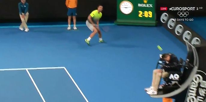 Video del Giorno: James Keothavong prende una pallata in testa (involontariamente)