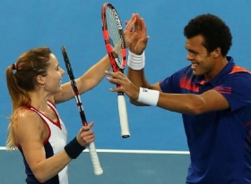 .La <strong>Francia</strong> ha vinto per la prima volta nella sua storia la <strong>Hopman Cup</strong> battendo la Polonia per 2 a 1.
