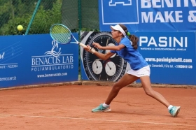 Emma Valletta, ravennate classe 2004, non ha lasciato neanche un game alla slovena Brina Sulin -Foto Alvaro Maffeis
