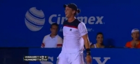 Spettacolare recupero di Horacio Zeballos nei quarti di finale del torneo di Acapulco.