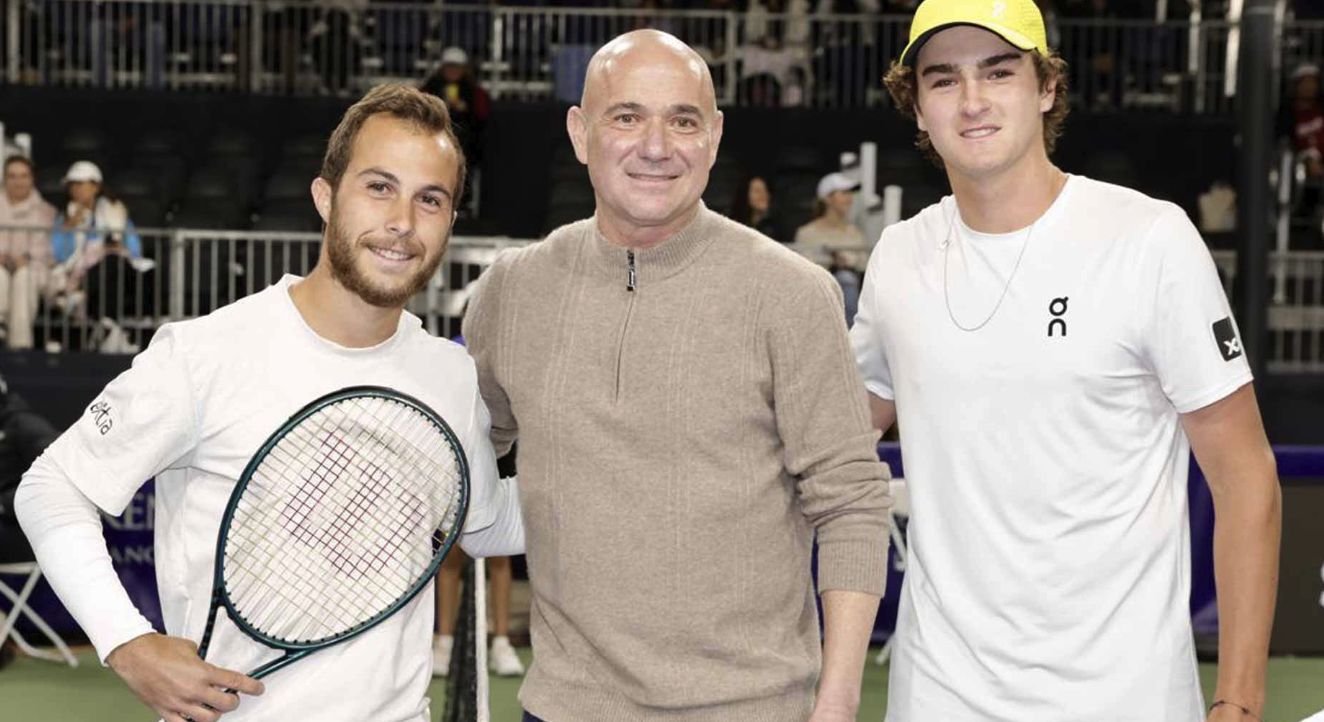 Andre Agassi con Ugo Gaston e Joao Fonseca - Foto getty images