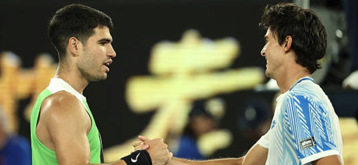 Carlos Alcaraz con Adam Walton (foto Getty Images)