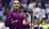 US Open – Alcaraz in conferenza stampa, vittoria e risate: “Il mio nuovo taglio di capelli? Colpa di mio fratello” (Video)