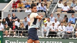 Roland Garros: Parte bene Carlos Alcaraz