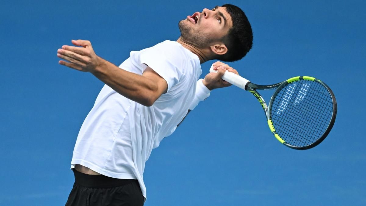 Carlos Alcaraz in allenamento a Melbourne