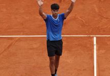 Carlos Alcaraz avverte tutti: “Sono sicuro che quest’anno Sinner sarà ancora migliore sulla terra” (Video)