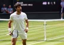 Carlos Alcaraz da record anche fuori dal campo: la racchetta di Wimbledon 2023 venduta per oltre 170 mila dollari