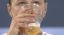 Anisimova, sui social il dibattito sulla bevanda (birra? energy drink?) assunta nel match vinto contro Eala (video)