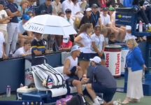 US Open, il curioso caso Atmane: crampi, servizio con la mano destra e lite con il fisioterapista (Video)