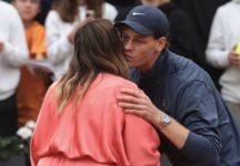Il retroscena di Bartoli su Sinner: classe e lucidità dopo la finale persa. Forfait Fonseca, nessun allarme: gestione fisica in vista dell’Australian Open. Sakkari dice sì: matrimonio in arrivo con Konstantinos Mitsotakis