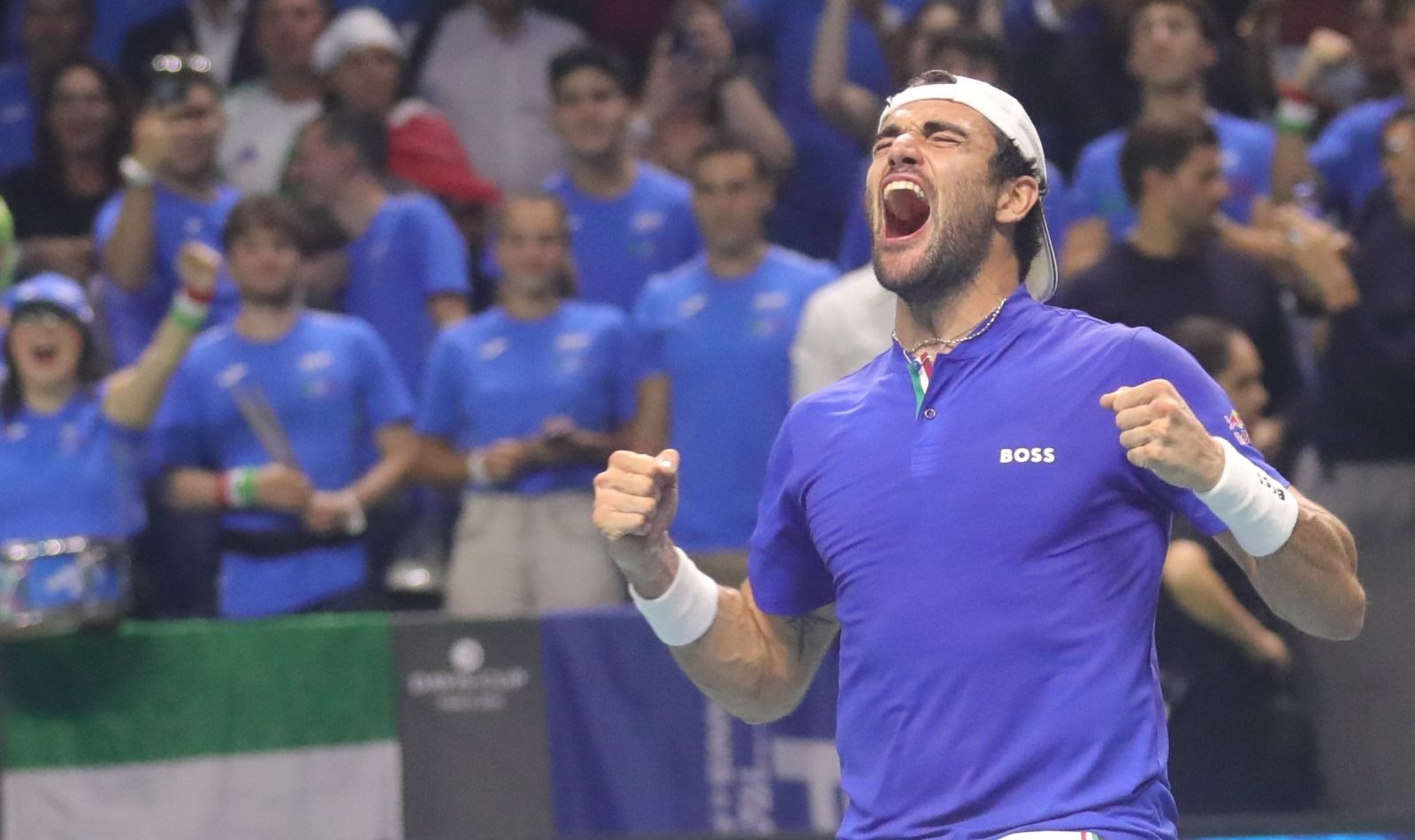 Matteo Berrettini esulta a Malaga (foto Brigitte Grassotti)