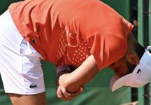 Preoccupano le condizioni del gomito di Djokovic, ma oggi si è allenato senza tutore (video)