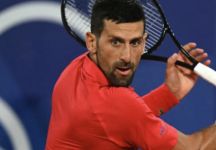 Giochi Olimpici Parigi 2024: I risultati con il dettaglio del Day 1. La pioggia vince. Quasi tutti gli incontri rinviati a domani. Alcaraz avanza con facilità al secondo turno. Djokovic domina all’esordio olimpico: Ebden battuto in 54 minuti