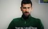 “The Masters’ Class”: Quando le stelle del tennis insegnano l’arte… di non giocare a tennis. Djokovic apre la sua “prestigiosa accademia” per insegnare le vere abilità che contano nel tennis moderno (Video ironico)