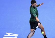 Djokovic soffre ma vince: battuto Tabilo all’esordio nell’ATP 250 di Atene “Mi sento davvero a casa qui ad Atene” (Video)