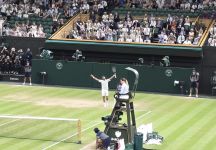 Djokovic non smette di stupire: batte Auger-Aliassime dopo 5 ore e vola in semifinale, ora la sfida con Sinner