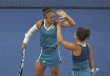 WTA Finals: Errani-Paolini vincono in rimonta all’esordio