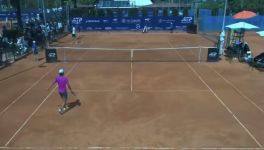 Fatic furioso al Roma Garden: il giudice di sedia evita il peggio (Video)