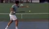 Federer si allena… contro il muro (Video)