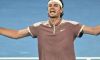 Australian Open: I risultati con il dettaglio del Day 8 (LIVE). Novak Djokovic dominante. Sfiderà ai quarti Taylor Fritz che ha eliminato Stefanos Tsitsipas. Avanza senza problemi Aryna Sabalenka (Video)