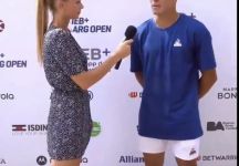 Dalla racchetta alle interviste”: Camila Giorgi riappare a Buenos Aires come giornalista. Delray Beach, la racchetta di Shevchenko si spezza come un Lego. Rotterdam premia il metodo Lopez: ‘Con Alcaraz lavoriamo sulla persona’ (Video)