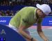 Humbert controlla il telefono nel tie-break decisivo e perde: il video diventa virale (Video)