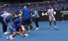 Australian Open: La finale Juniores è durata 3h45 e si è conclusa con lo sconfitto uscito dal campo su una sedia a rotelle . Titolo a Bruno Kuzuhara