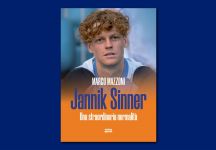 “Jannik Sinner. Una straordinaria normalità”. Recensione del nuovo libro di Marco Mazzoni