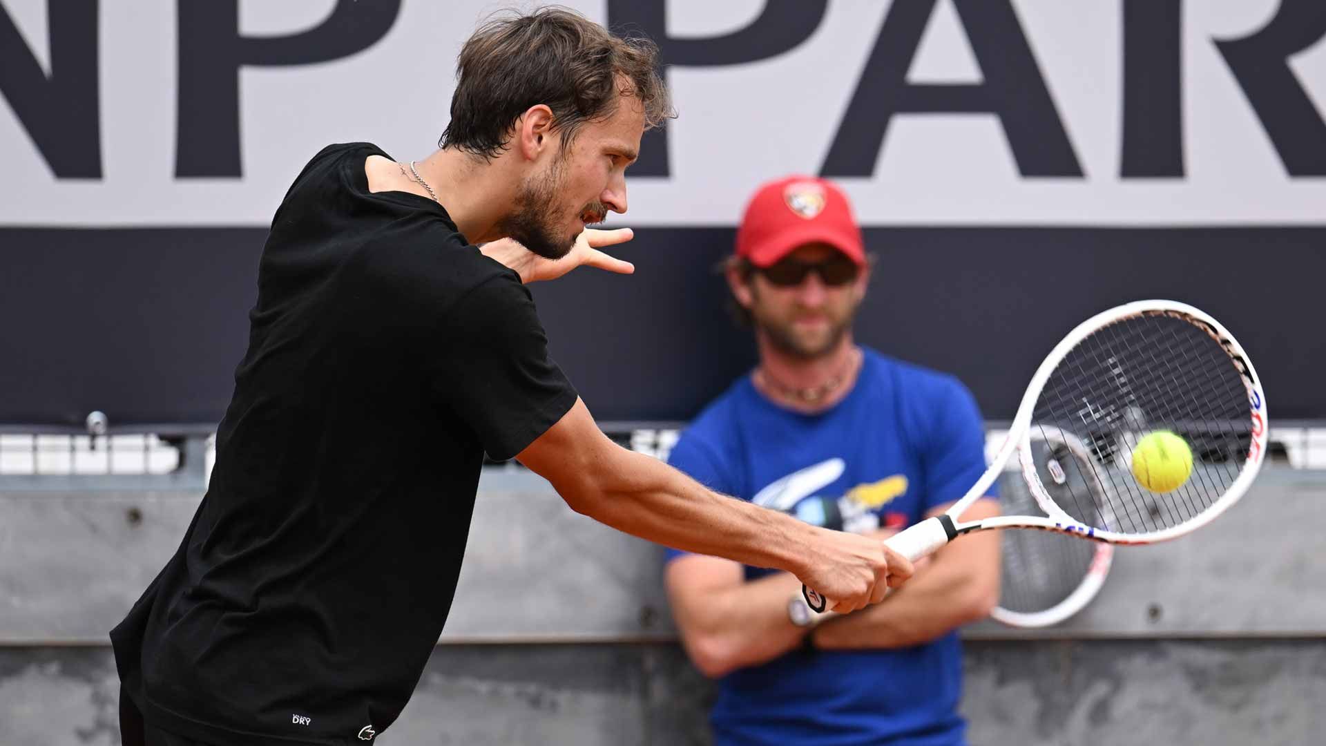 Gilles Cervara e Daniil Medvedev