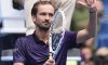 ATP 500 Tokyo, Pechino e WTA 1000 Pechino: I risultati completi con il dettaglio del Day 6. Medvedev supera Zverev e vola in semifinale.Errani e Paolini volano ai quarti a Pechino – 6-3 6-0 a Kichenok/Perez. Mensik si ritira nei quarti – De Minaur in semifinale