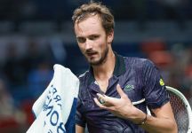 Le sette vite di Medvedev: supera un attacco di crampi e batte Tien al terzo a Shanghai