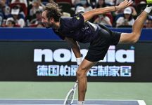 Medvedev doma De Minaur ed approda in semifinale a Shanghai: affronterà Rinderknech
