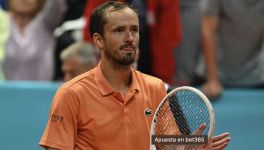 Masters e WTA 1000 Roma: I risultati completi con il dettaglio del Day 5. Medvedev avanza senza giocare: Machac si ritira. In campo 5 azzurri (LIVE)