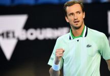 Australian Open: Daniil Medvedev annulla un match point e troverà Tsitsipas in semifinale (Video)