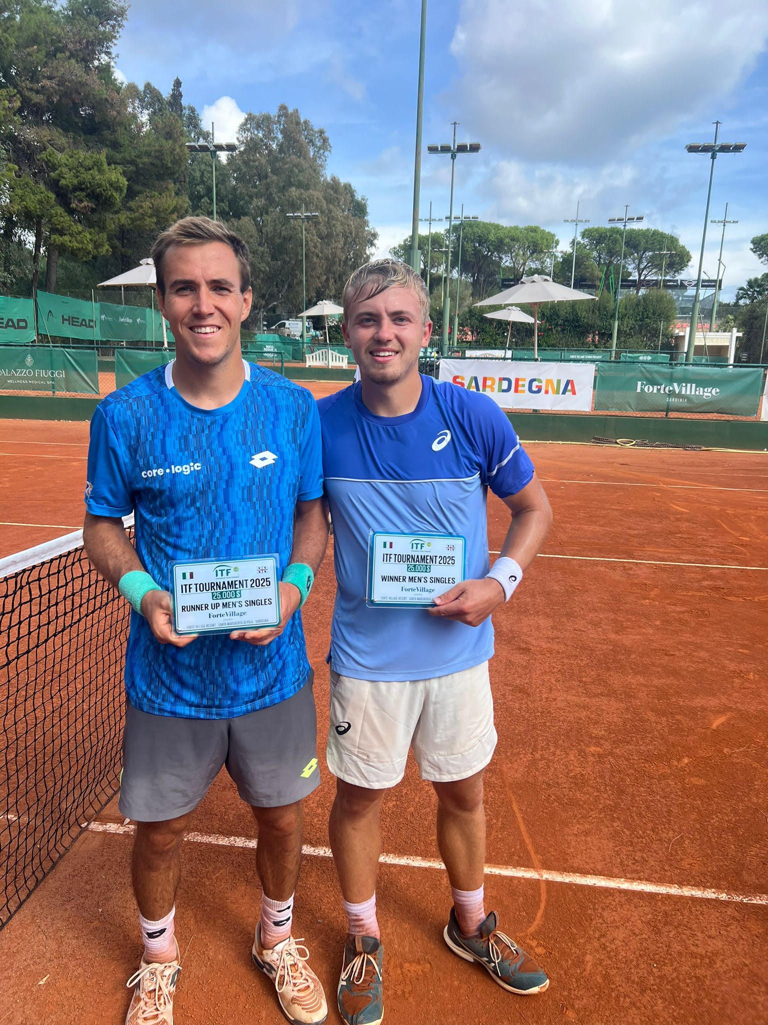 Nella foto: premiazione per il finalista Daniel Michalski e per il vincitore Felix Gill