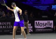 Michelsen stupisce a Metz con un servizio “Pickleball” causa infortunio (Video)