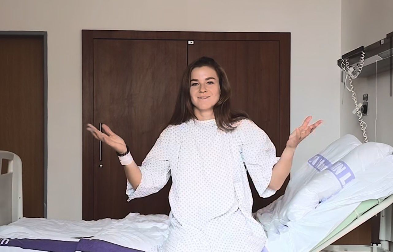 Karolina Muchova sul letto di ospedale