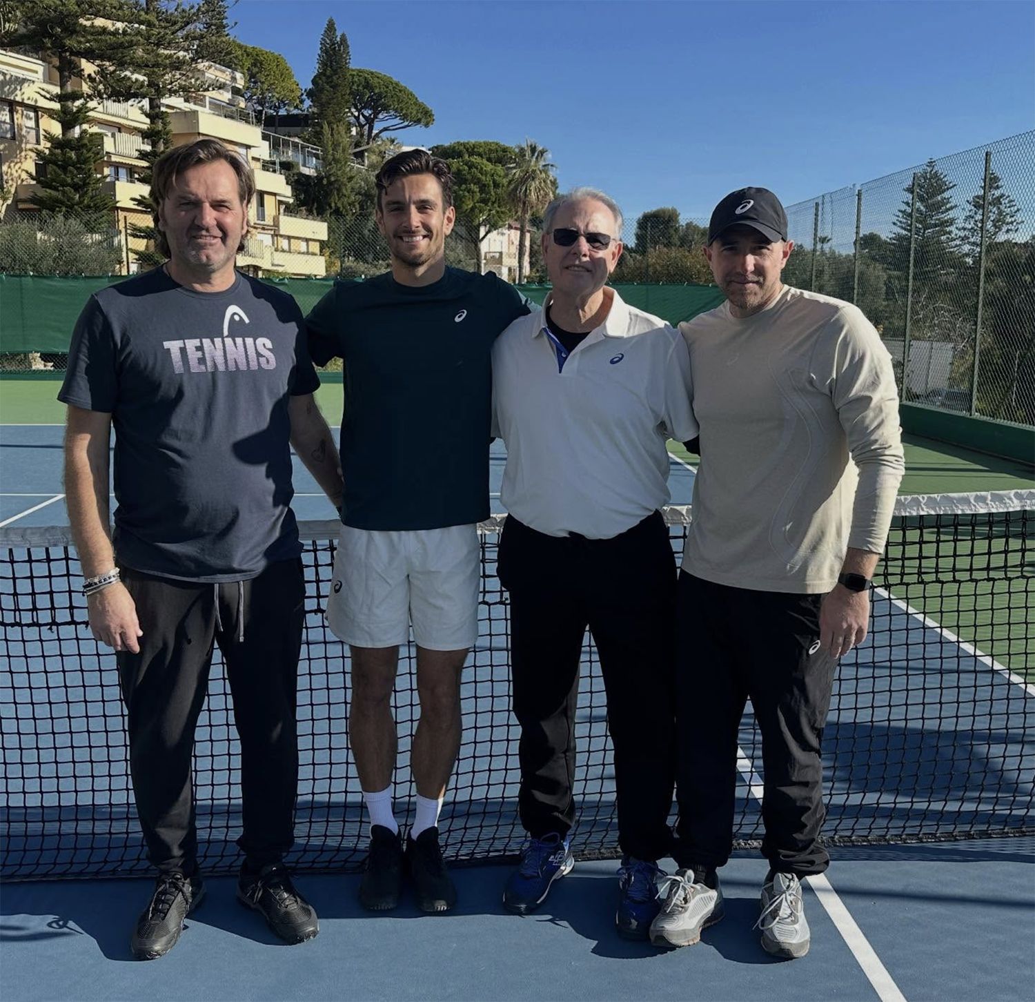 Lorenzo Musetti con il nuovo team al completo