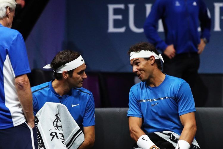 Rafael Nadal nella foto con Roger Federer