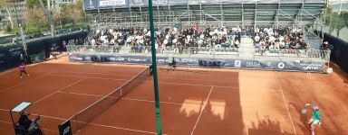 Guerri Napoli Tennis Cup, domani è il giorno dei big: lo svizzero Stan Wawrinka all’esordio con il francese Martineau; il numero 1, il tedesco Daniel Altmaier, affronta lo spagnolo Damas. In campo anche gli azzurri più attesi Francesco Cinà, Jacopo Vasamì, Stefano Travaglia e il napoletano Lorenzo Giustino.