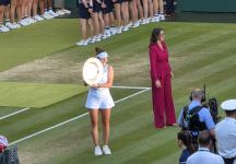 Linda Noskova regina di Wimbledon: Muchova battuta in tre set dopo cinque match-point falliti