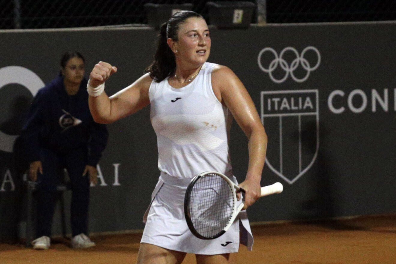Nuria Brancaccio, 25 anni da Torre del Greco, è in finale al Lexus Tolentino Open: battuta Arantxa Rus (foto Ludovico Cecoli)